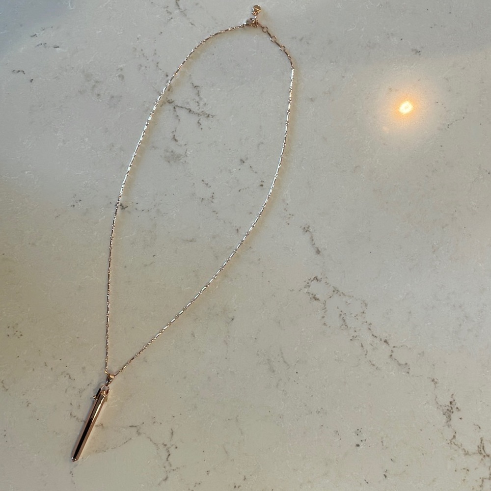 Stella & Dot rebel pendant necklace in rose gold